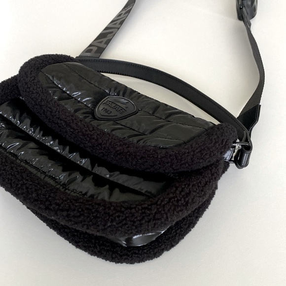 Pajar CANADA Handbag Crossbody Shearling Black New - Picture 4 of 9